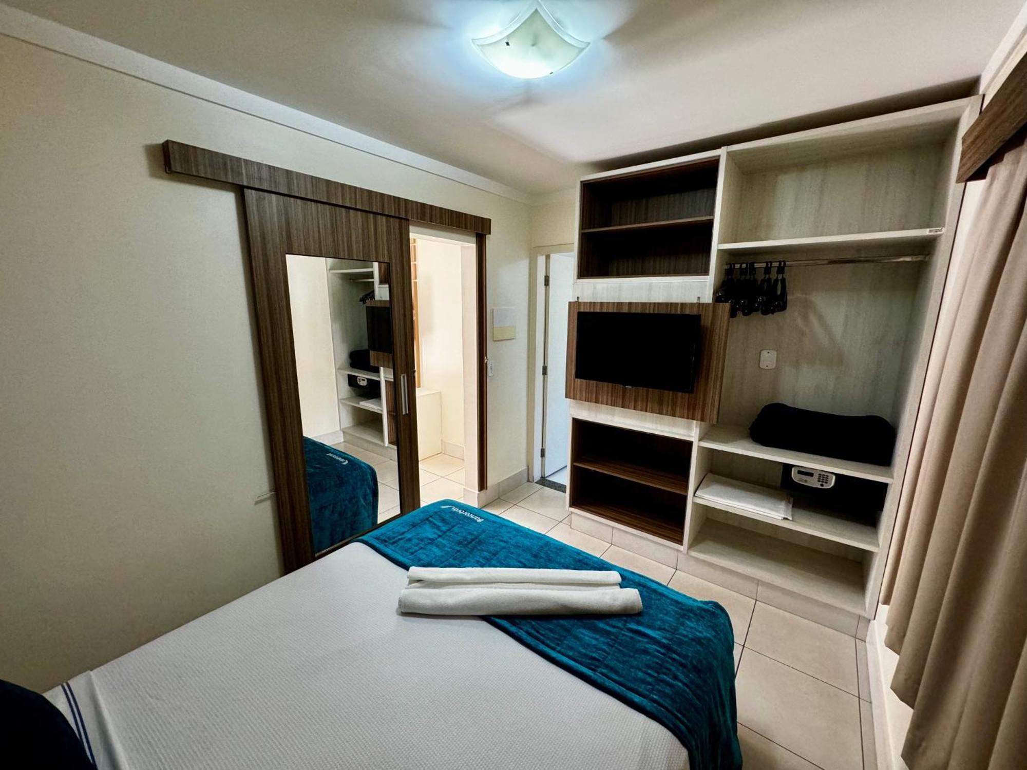 Di Roma Lacqua Caldas Novas Park 24H, Com Roupas De Cama E Banho Oda fotoğraf